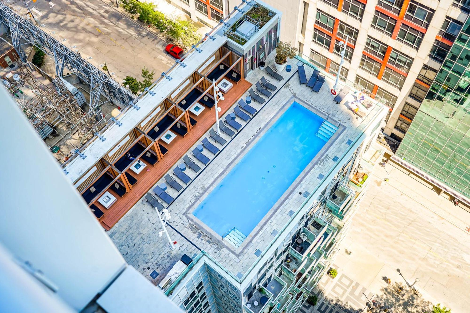 Chol Furnished Suites Heart Of Downtown Toronto, 2 Beds, Free Parking, Cn Tower View Eksteriør billede