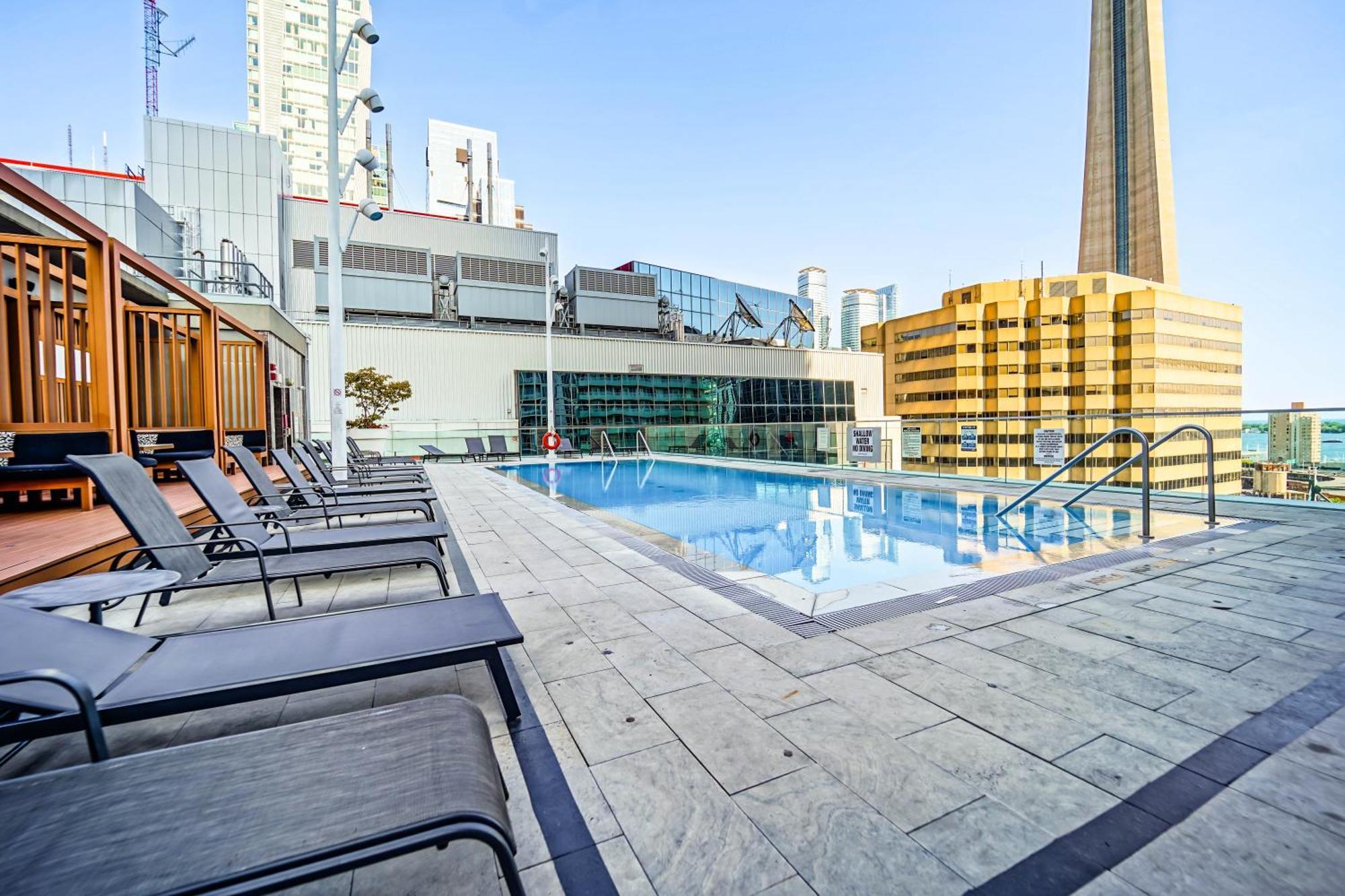 Chol Furnished Suites Heart Of Downtown Toronto, 2 Beds, Free Parking, Cn Tower View Eksteriør billede