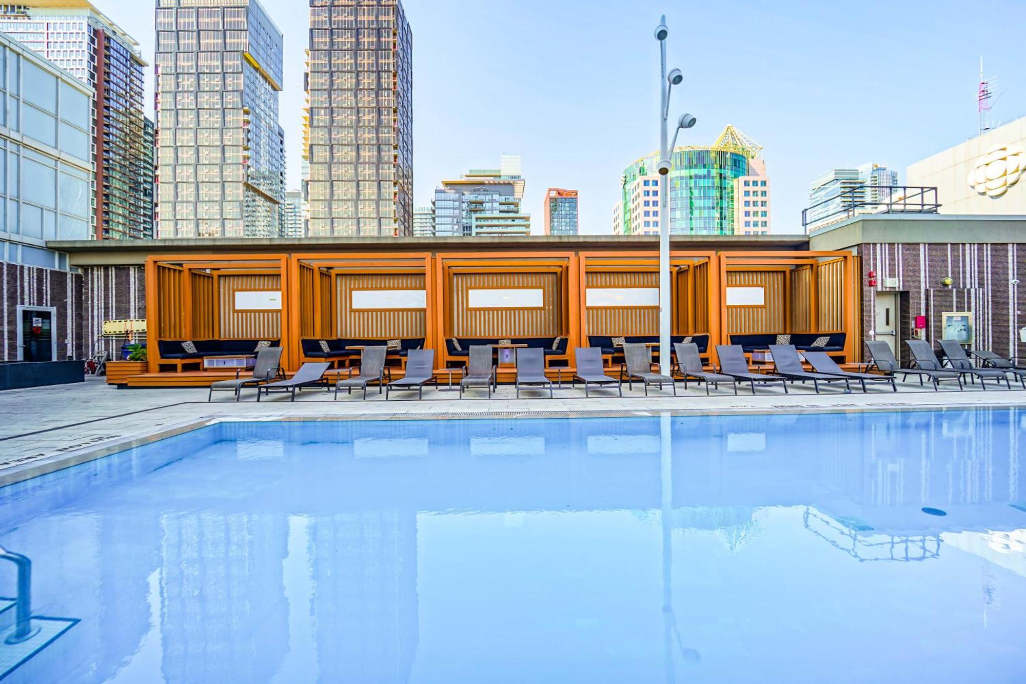 Chol Furnished Suites Heart Of Downtown Toronto, 2 Beds, Free Parking, Cn Tower View Eksteriør billede