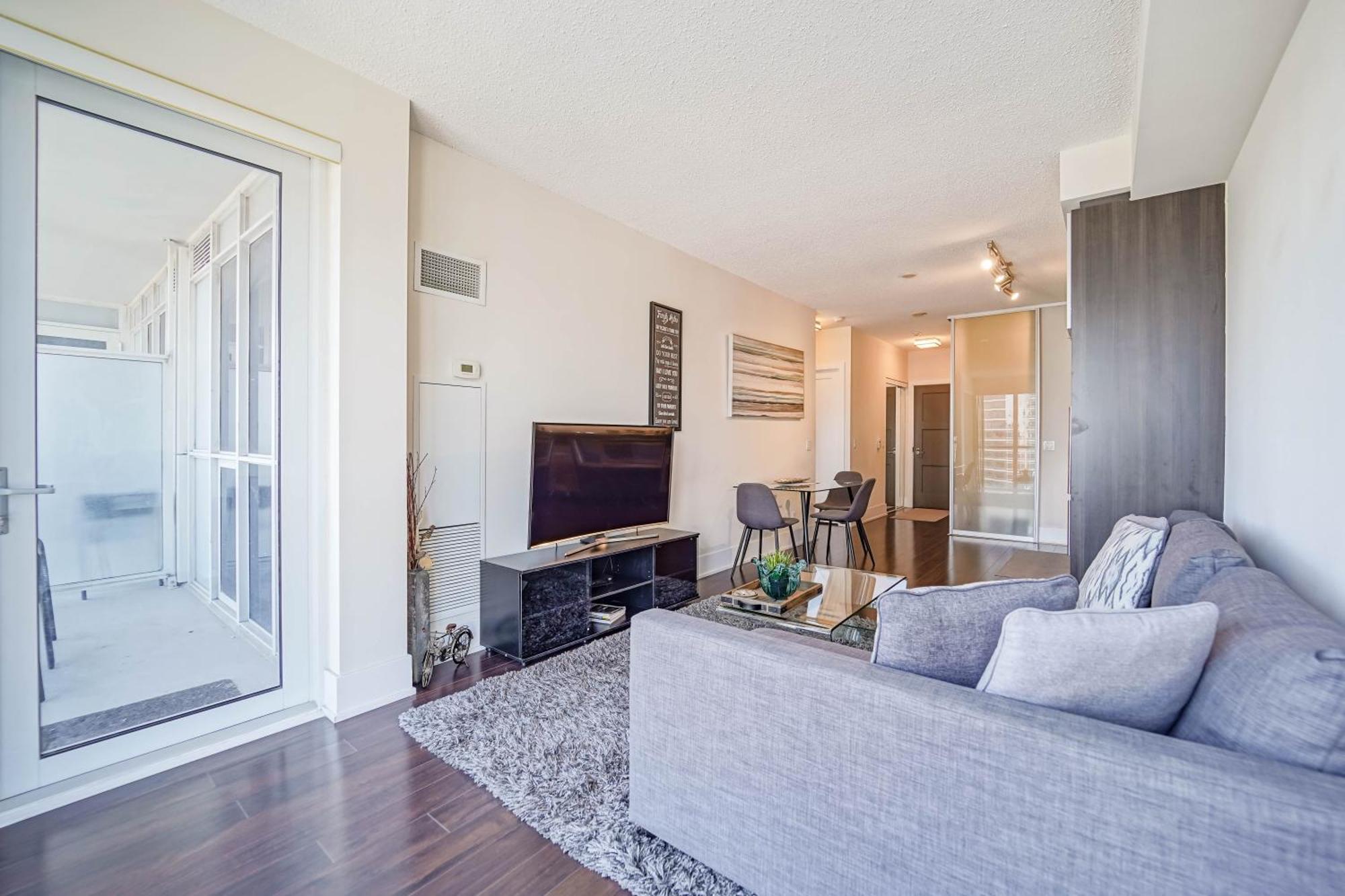 Chol Furnished Suites Heart Of Downtown Toronto, 2 Beds, Free Parking, Cn Tower View Eksteriør billede
