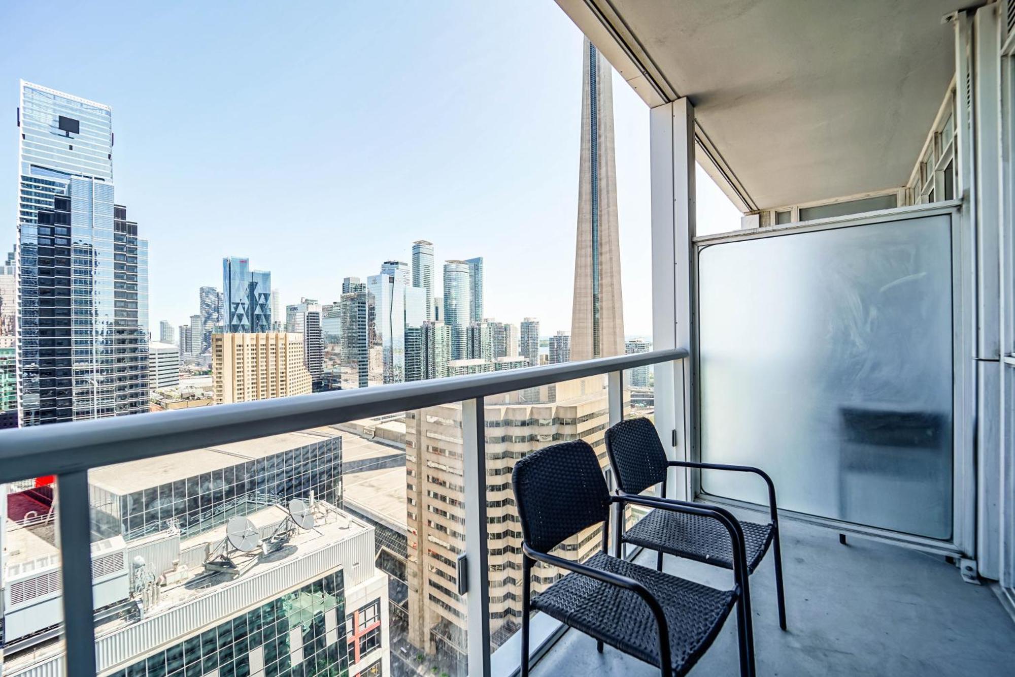 Chol Furnished Suites Heart Of Downtown Toronto, 2 Beds, Free Parking, Cn Tower View Eksteriør billede