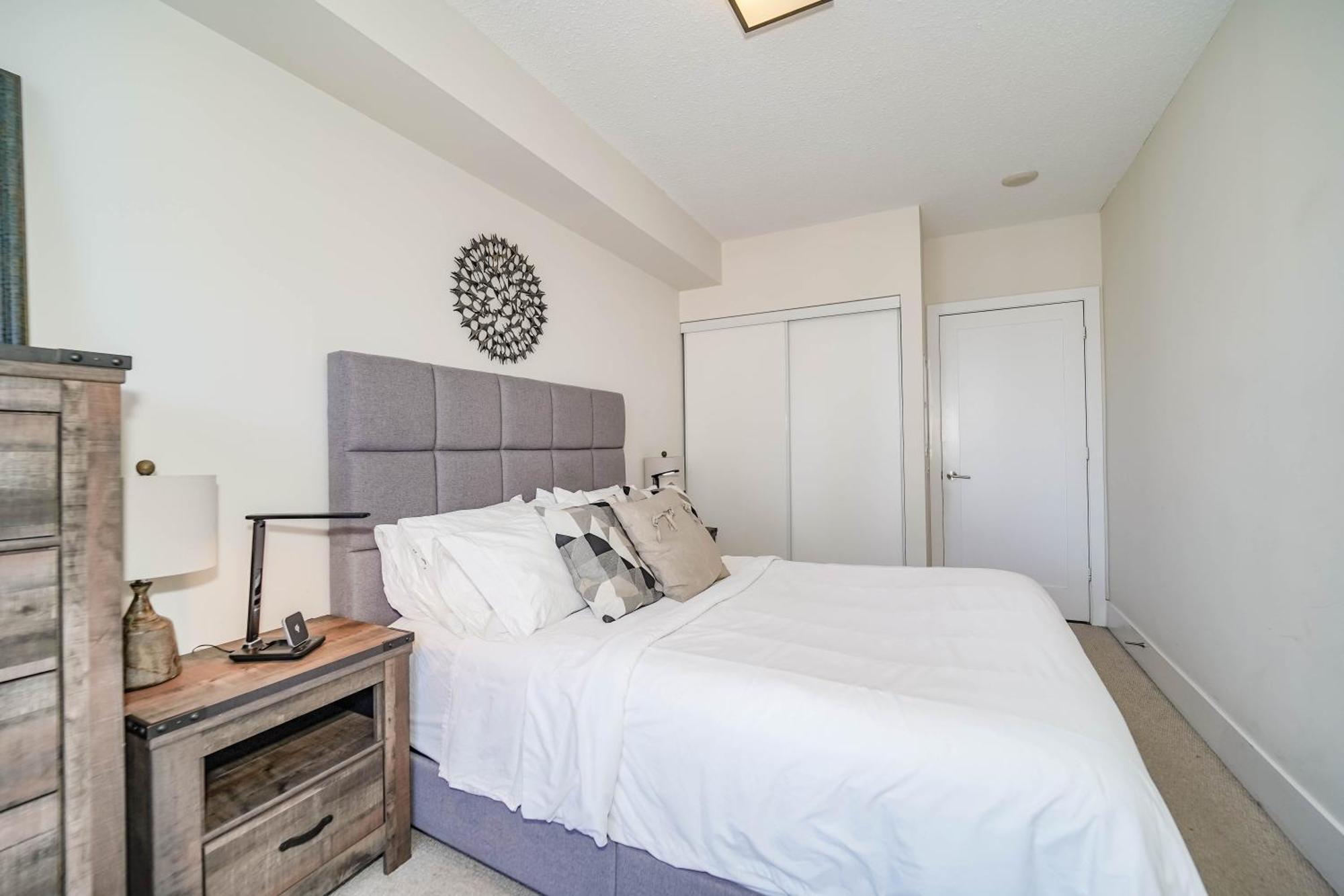 Chol Furnished Suites Heart Of Downtown Toronto, 2 Beds, Free Parking, Cn Tower View Eksteriør billede